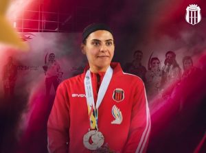 رغد النعيمي لاعبة نادي الرياض تحقق فضية الملاكمة